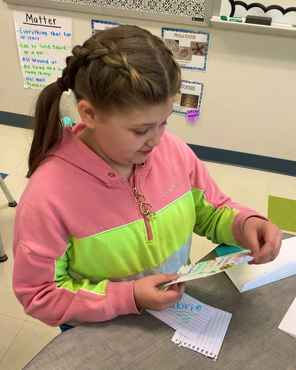 3rdwithMissL's tweet photo. Kicked off ELA state testing with letters from loved ones and a donut breakfast! https://t.co/0hD1ySuM56
