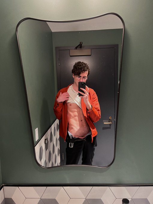 I spy with my little eye&hellip; https://t.co/HkbGM66htJ