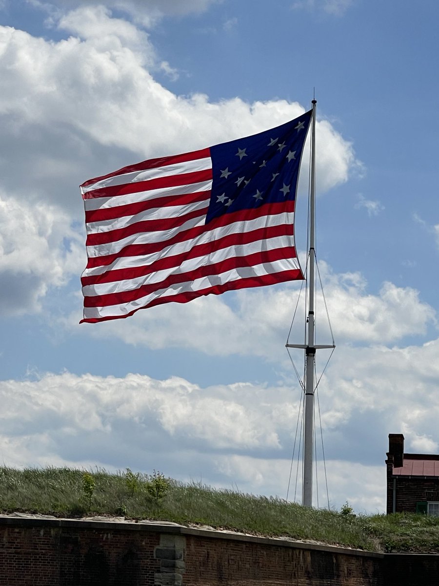 TomMcMillan63's tweet photo. Morning: Smithsonian in DC
Mid-day: Fort McHenry in Baltimore
Late afternoon: Gettysburg
This is what I call a helluva travel day. #RetirementIsGood https://t.co/7qBrgM5LdN