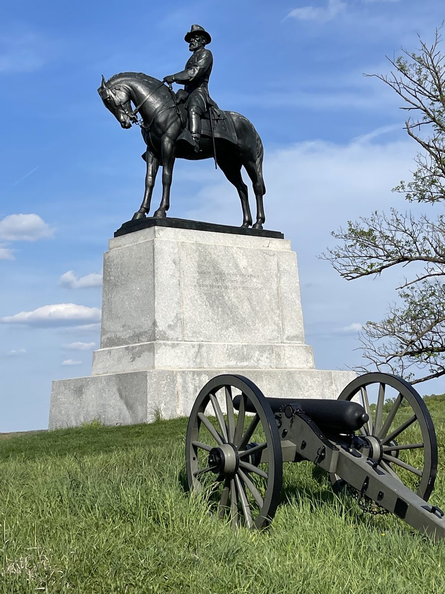 TomMcMillan63's tweet photo. Morning: Smithsonian in DC
Mid-day: Fort McHenry in Baltimore
Late afternoon: Gettysburg
This is what I call a helluva travel day. #RetirementIsGood https://t.co/7qBrgM5LdN