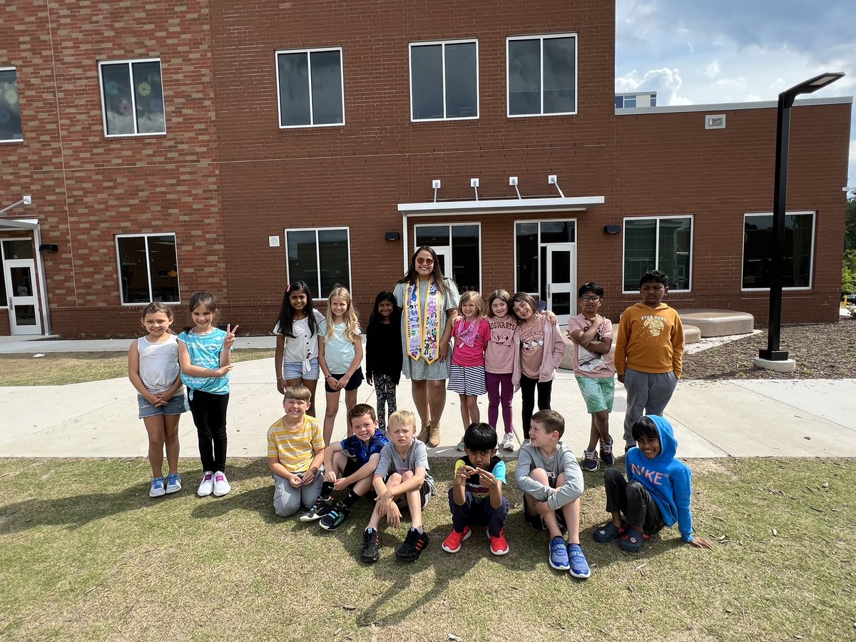 MrsNHardy's tweet photo. Such a fun way to celebrate my upcoming graduation! 11 more days 🥳 https://t.co/57hAqNJu8b
