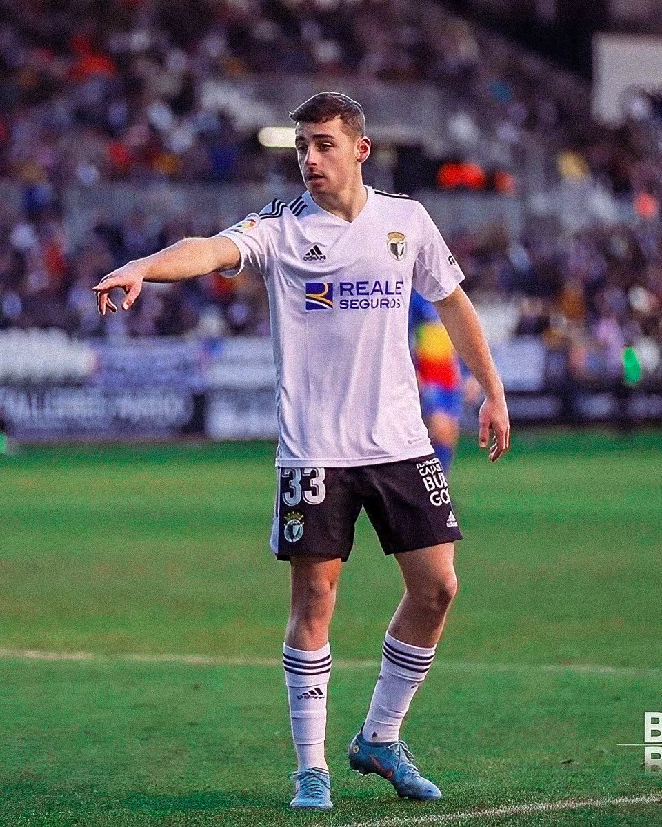 EspacioBurgales's tweet photo. ¿Qué te pareció los pocos minutos de Marino Illescas en el derbi? ⭐👦🏻 https://t.co/z5WKTLOauR