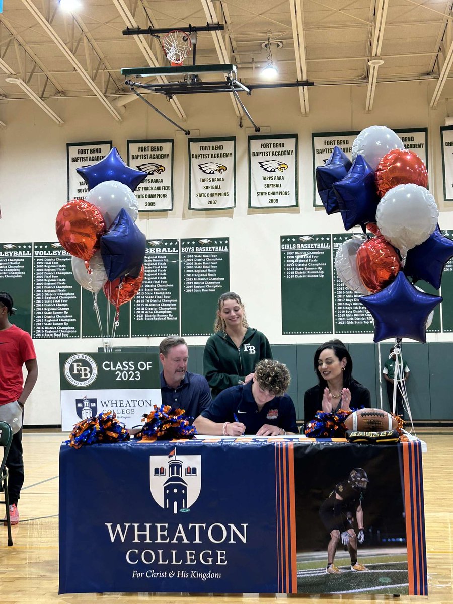 It’s official✍️ <a href="/HouckCoach/">CoachHouck</a> <a href="/Coach_JScott/">Jesse Scott</a> <a href="/jordanblack78/">Jordan Black</a> <a href="/tyrone24/">Tyrone Smith</a> <a href="/CoachMac_FBCA/">Coach Mac</a> <a href="/Dminor400/">Deon Minor</a> <a href="/FBCAathletics/">Fort Bend Christian Academy Athletics</a> <a href="/WheatonFB/">Wheaton Football</a>