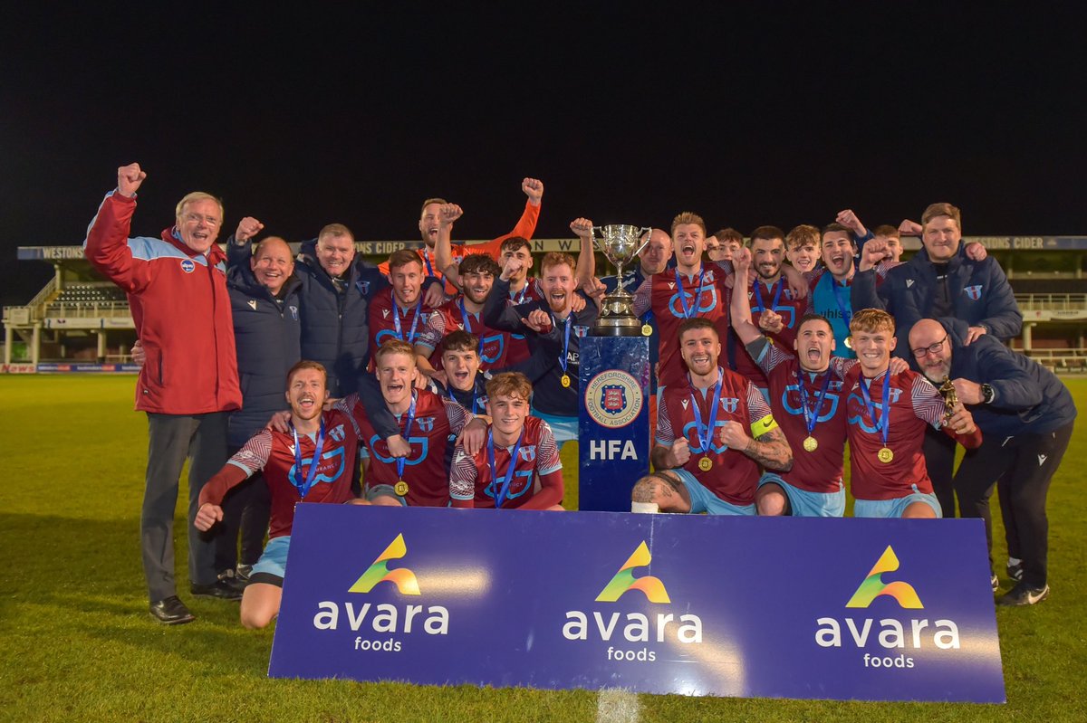 YourHereford1's tweet photo. GALLERY 📸 | @Westfieldsfc1 lift the Herefordshire FA County Challenge Cup after a 3-1 victory over Hereford Pegasus FC. Fields defender Sean Powell was named as Player of the Match.
📸 - @hfcchesh
#YourHerefordshire | #WestfieldsFC https://t.co/uZaMeCVat8