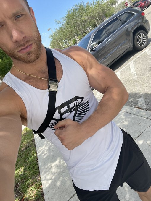 Workout done ✔️ 😈 https://t.co/zRB9415UuL