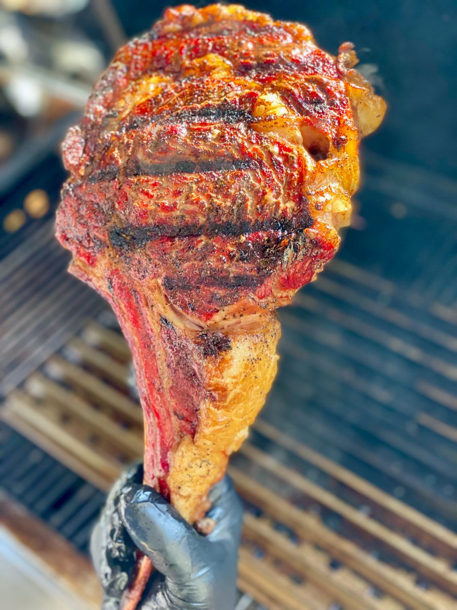 👇NEW RECIPE👇

grillinfools.com/reverse-seared…

Reverse Seared Black Garlic Tomahawk Ribeye Steak! So simple and soooo amazing

#Steak #Ribeye #TomahawkSteak #ReversSeared #BlackGarlic