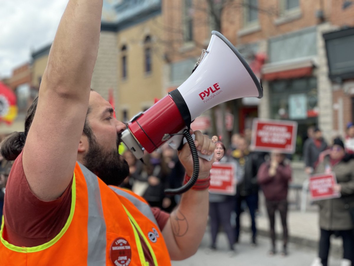 ⁦<a href="/AlexSilasPSAC/">Alex Silas</a>⁩ est sur le terrain avec des manifestants à #portage pour la #greve #gatnews