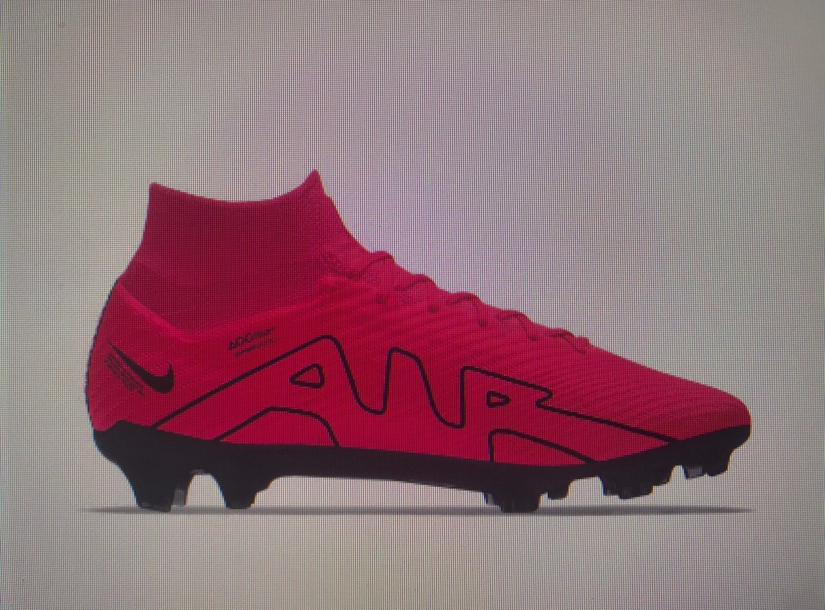 BichoAstuto7's tweet photo. Nike, you have to have this color 💓ROSE POWER💓 @nikestore @Cristiano https://t.co/PfY4Lup9vd
