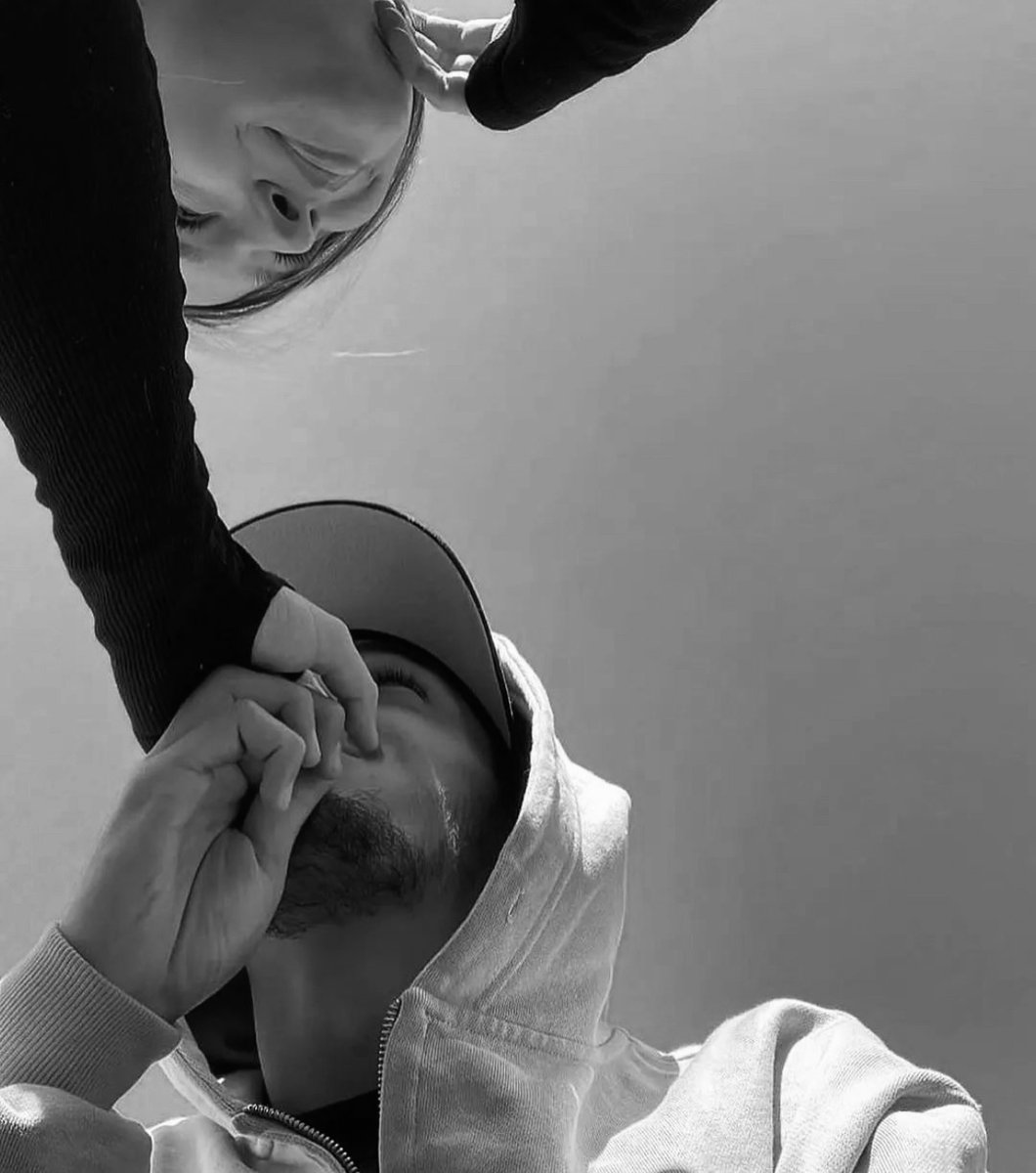 Her cevabım sensin hem de her bilmecem.