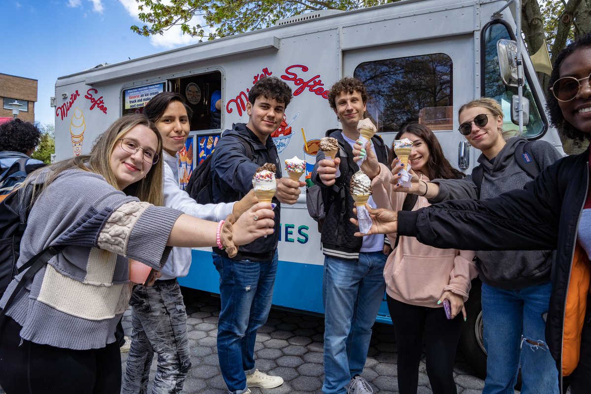 stonybrooku's tweet image. Our celebration for winning #TheExchange continued today with a Town Hall, planting of a Shagbark Hickory by @StallerCenter, and delicious desserts.