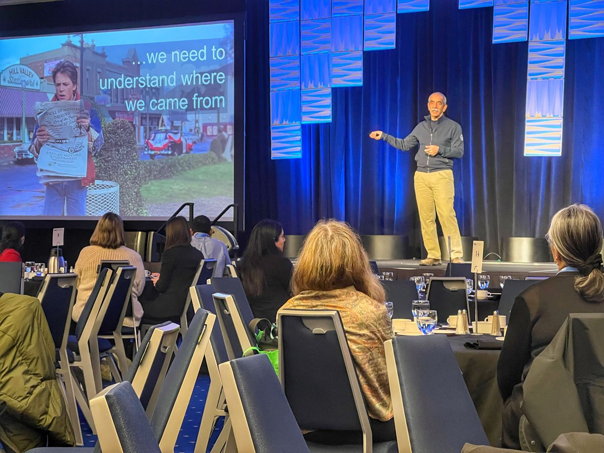 CANARIE_Inc's tweet photo. 30 years ago, a group of visionaries led the development of a federated National Research and Education Network (NREN) in Canada. What can we learn from their efforts to drive research &amp; innovation, and what's next?

@jghadbane looks back to the future at #BCNET2023: https://t.co/9EvShV8QXb