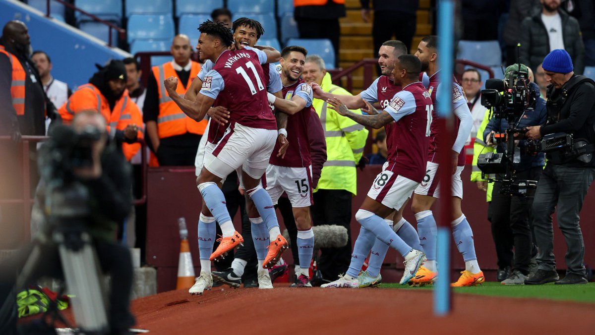AlexMoreno's tweet photo. Incredible 3 more points, we continue!!! UTV ❤️😍 @AVFCOfficial https://t.co/CuoWfQv4nx