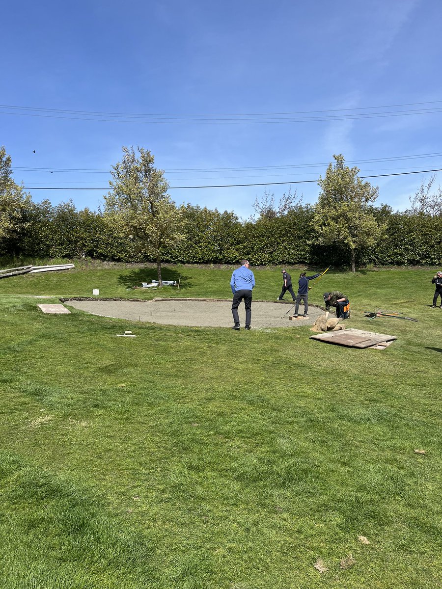 VIGSATurf's tweet photo. Thanks to @CordovaBay and @deanpiller for hosting a very informative industry gathering to see @CapConGolf bunker technology and @DifferPat with new innovative heads from Maredo. #vigsa #bcgsa https://t.co/LSQJ2QBcNt