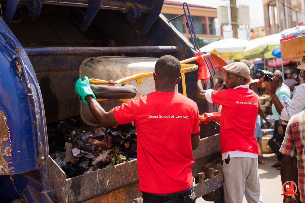 SRCGhlawschool's tweet photo. Here are some excerpts from the just-ended 63rd SRC Law Week health walk and clean-up exercise
#srcweekcelebrations #gsl #law
@GhLawTrends @The_Jessup @dennislaw_ghana @Iam_Odupong @GhanaLawSociet1 https://t.co/fmlYdujXXs