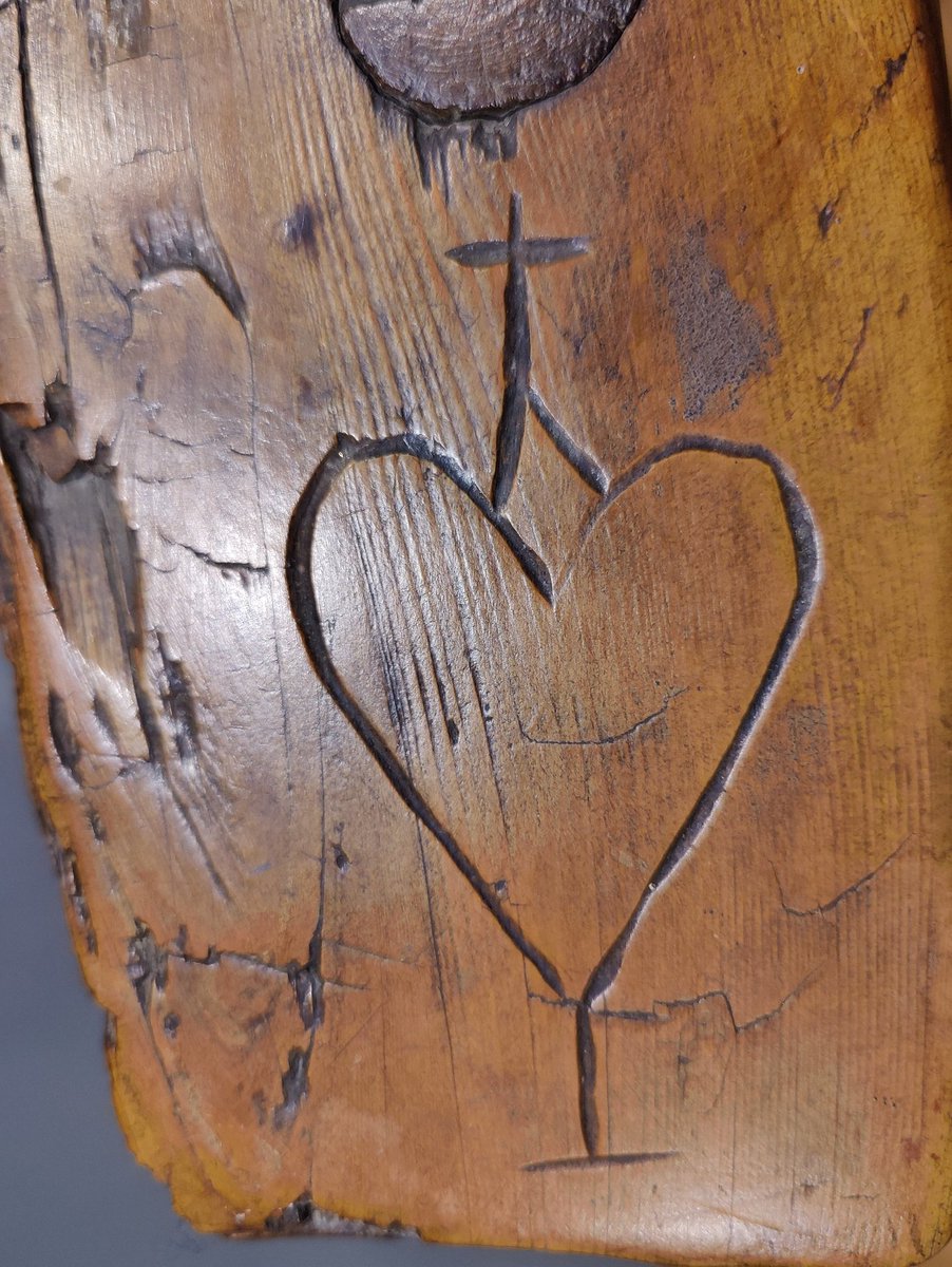 ClaudiaKinmont1's tweet image. Great that National Museum  @NMIreland acquired this rare birthing stool, with characteristically Irish splayed &amp;amp; thru-wedged legs, &amp;amp; u-shaped 'natural knee' seat (precisely like earlier Birth stools). Protective Hex, Witch or Apotropaic marks include Daisy wheels &amp;amp; sacred heart.