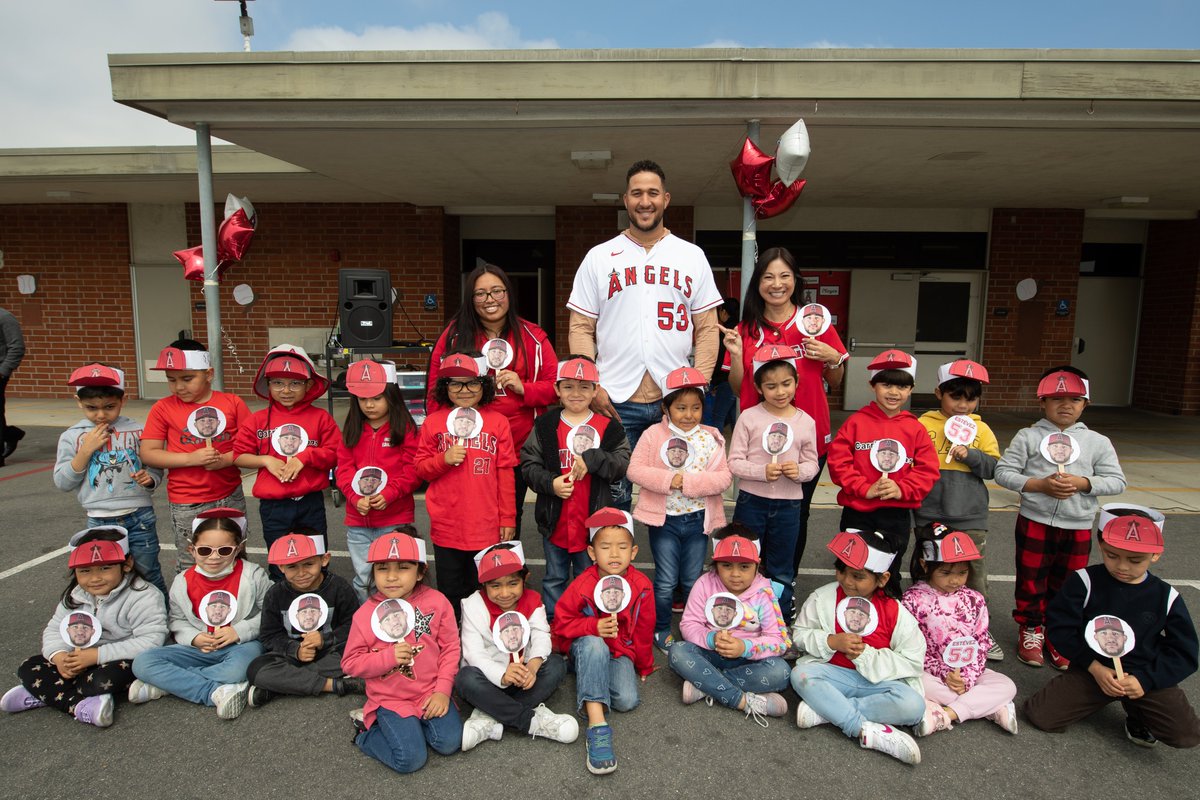 As part of our 15th annual Angels Adopt-A School program presented by OC Waste and Recycling. Angels pitcher, Carlos Estevez, and AM830’s host, Roger Lodge, spent the morning at Leo Carrillo Elementary. In addition, students received Rally Monkeys, game tickets & a $2,000 grant !