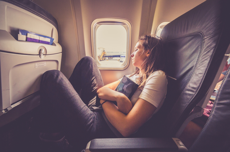 Struggling to snooze on the plane? Here are some tips that can help - daily-stuff.com/like_126786/ #tips #plane