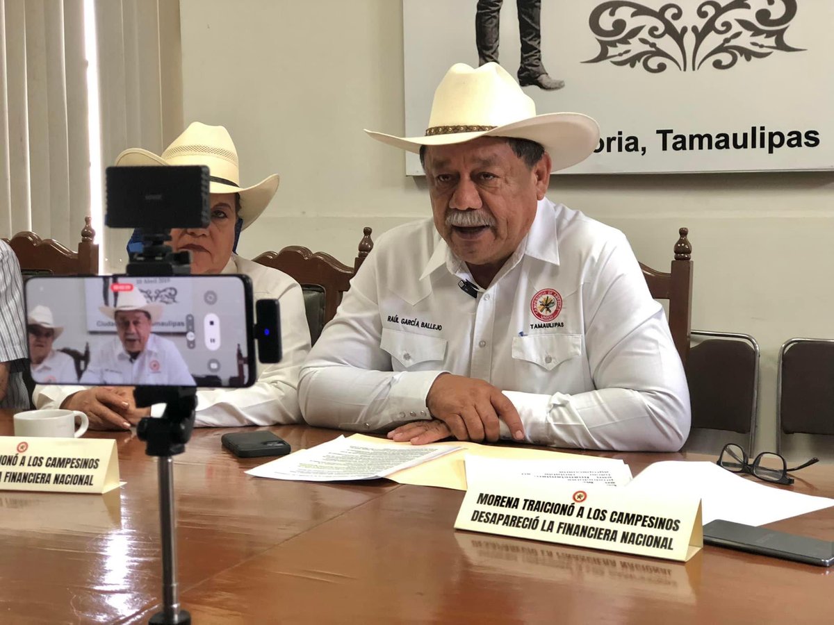 CncTamaulipas's tweet photo. “A la Financiera Nacional de Desarrollo hay que fortalecerla, NO desaparecerla”

Los campesinos manifestamos nuestro desacuerdo total con los Legisladores de MORENA que hoy en comisiones pretenden desaparecer a la Financiera Nacional de Desarrollo. 

#ElCampoNosUne
@CNC_CEN https://t.co/xp2HtD7jYg