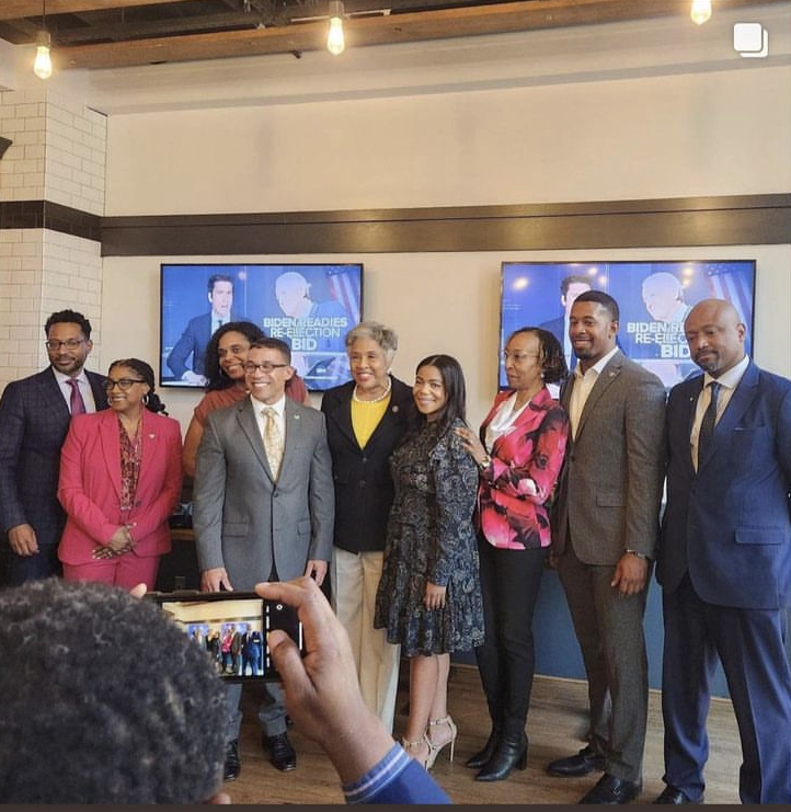MBivens4Mayor's tweet photo. Thank you, Congresswoman Joyce Beatty and Franklin County Commissioner Kevin Boyce for hosting the event and the number of other elected officials, supporters, friends, and family in attendance.  #forwardtogetherwhitehall #michaelbivensformayor #whitehallohio https://t.co/YaxlpnvhGr