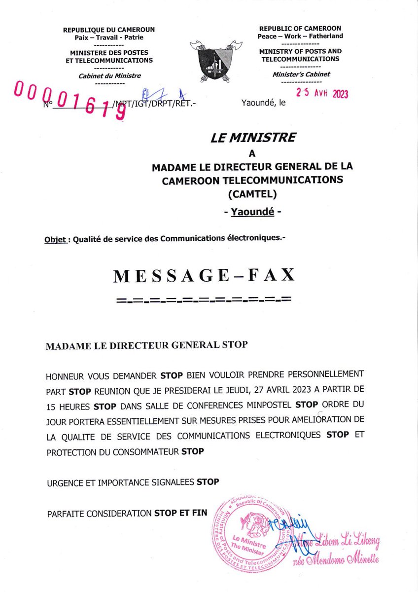 OndoboGreg's tweet photo. Il semble que le boycott des opérateurs téléphoniques a porté des fruits. Tous les élèves sont convoqués dans le bureau du proviseur https://t.co/eCqngwHzS4