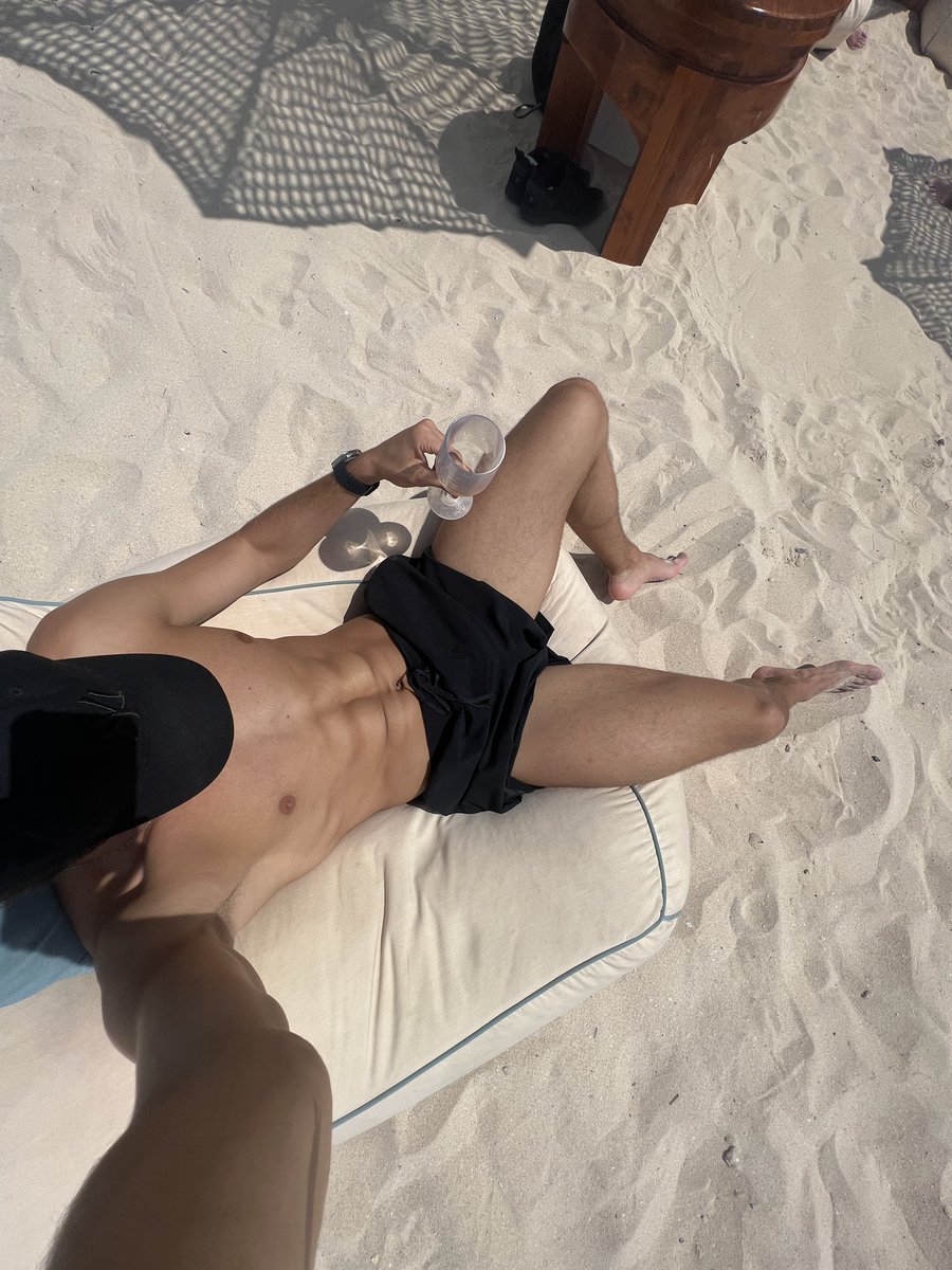 dndreev's tweet photo. 🍷 ☀️ https://t.co/3H51IA3FpV