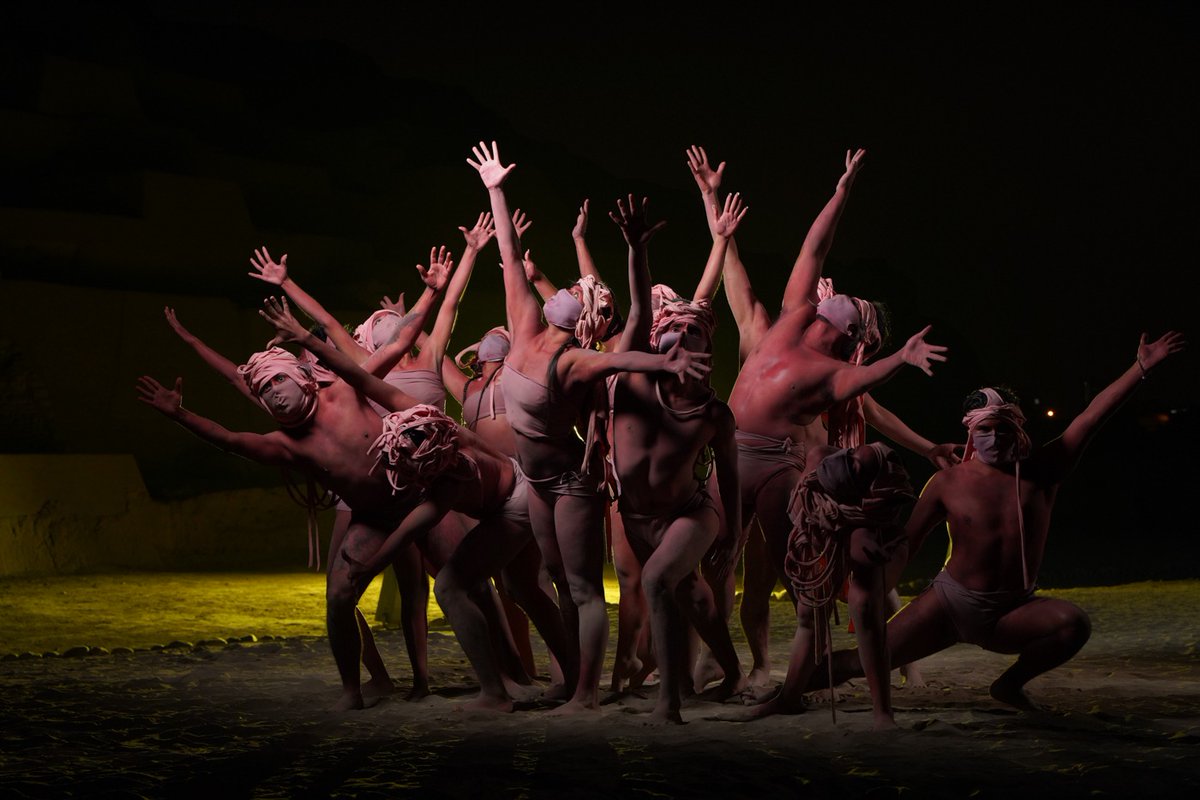 cesarchaman's tweet photo. DANZA. 'El cumbión del chivo', de Luz Gutiérrez Privat, una propuesta sobre el poder de la masa para transformar el pulso de la vida en el ser humano. Sábado 29 y domingo 30 en el GTN. https://t.co/nTJTxjpJTE https://t.co/fhe8Yt7zPG