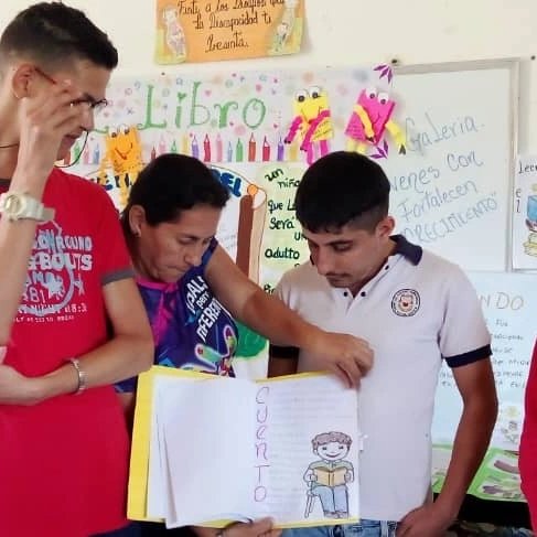 ieejairo's tweet photo. Revistas tricolor resaltando día del libro, periódico mural y radio pasillo @ZonaEducTachira @Crazet2011  @especialmppe @ZET_GestionH @Berzabethg1 https://t.co/Fa9rYetFYj