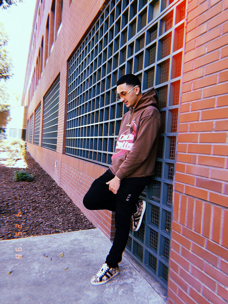 Alexisverasss's tweet photo. Before you do me wrong, make sure you never need me again 💯🏚️
#exportando #seguimosexportando #DLC #burnthatshit
#DeLaCalle #dlc #yeahitstrue #itsreallytrue #209shit #maloshabitos
#losdelpuerto #ranchohumilde #fyp #viral #foryoupage https://t.co/goNRhmMfv8