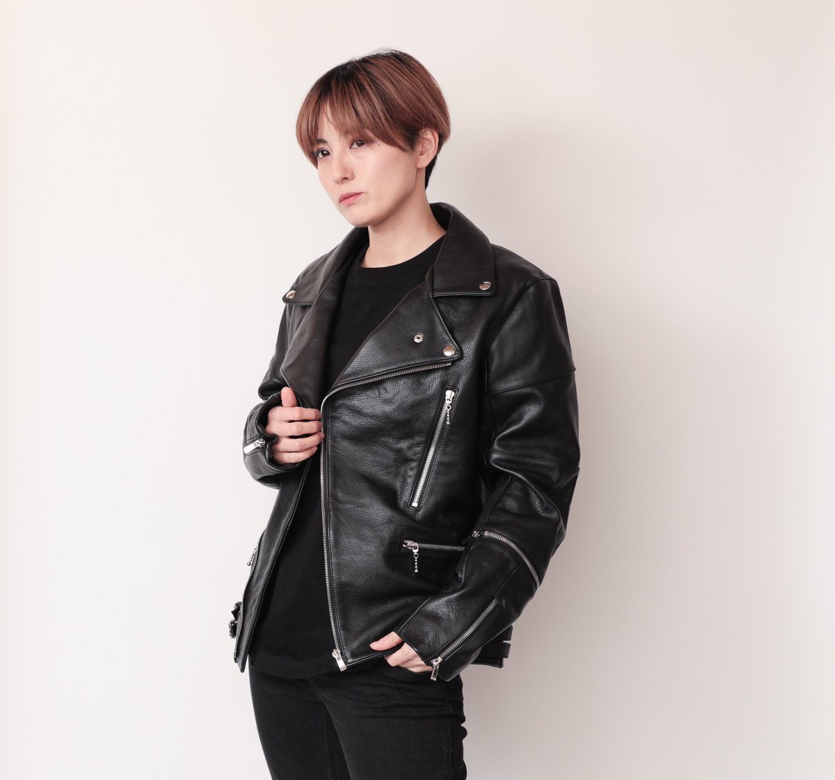 tears_of_swan's tweet photo. TEARS OF SWAN-ZIP RIDERS JACKETになります!!
official webshop、西武池袋店頭にてオーダー開始ですので宜しくお願い致します😊💻🏬

https://t.co/XOc9YAn7we
(5月下旬発送開始)

@tears_of_swan 
#tearsofswan 
#ridersjacket 
#leatherjacket 
#zipjacket https://t.co/qGoS8LyM9N