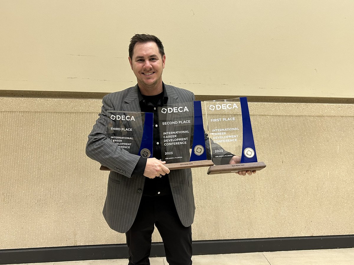 🚨 🚨 That’s what we call a sweep, folks!  1st, 2nd and 3rd place winners 🥇🥈🥉🧹 <a href="/ClementsDECA/">Clements DECA</a> took the podium at DECA ICDC!  <a href="/FBISD_CTE/">Fort Bend ISD CTE</a> <a href="/FortBendISD/">Fort Bend ISD</a> 🚨 🚨