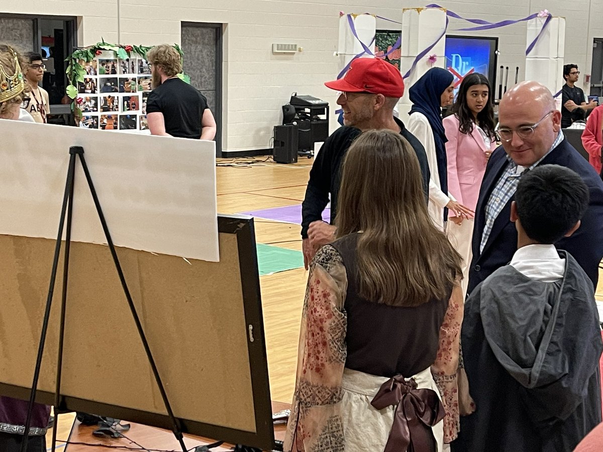 Bence_EDU's tweet photo. HUGE thanks to @coppellisdef @NewTechCoppell learners, admin, staff, parents, especially outside evaluators, Coppell board members ! You all make this incredible #ShakespeareInThePerk project possible! @they_lead @beatty_tweets @samuglow @kgbroadstreet https://t.co/9bHrUHaRXW