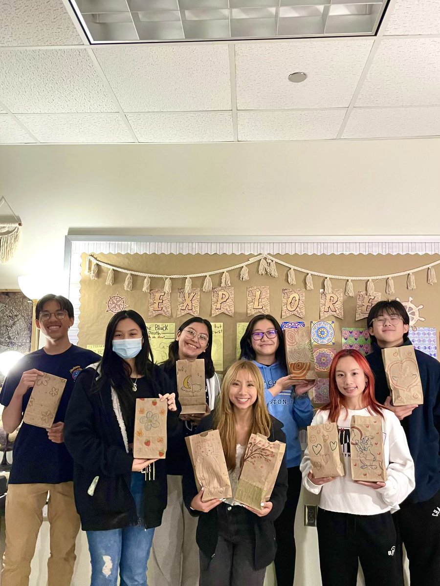 LobosInteract's tweet photo. Creating feminine hygiene goodie bags for women’s shelter!! 🧼🪥 https://t.co/0hSZOgHhs5