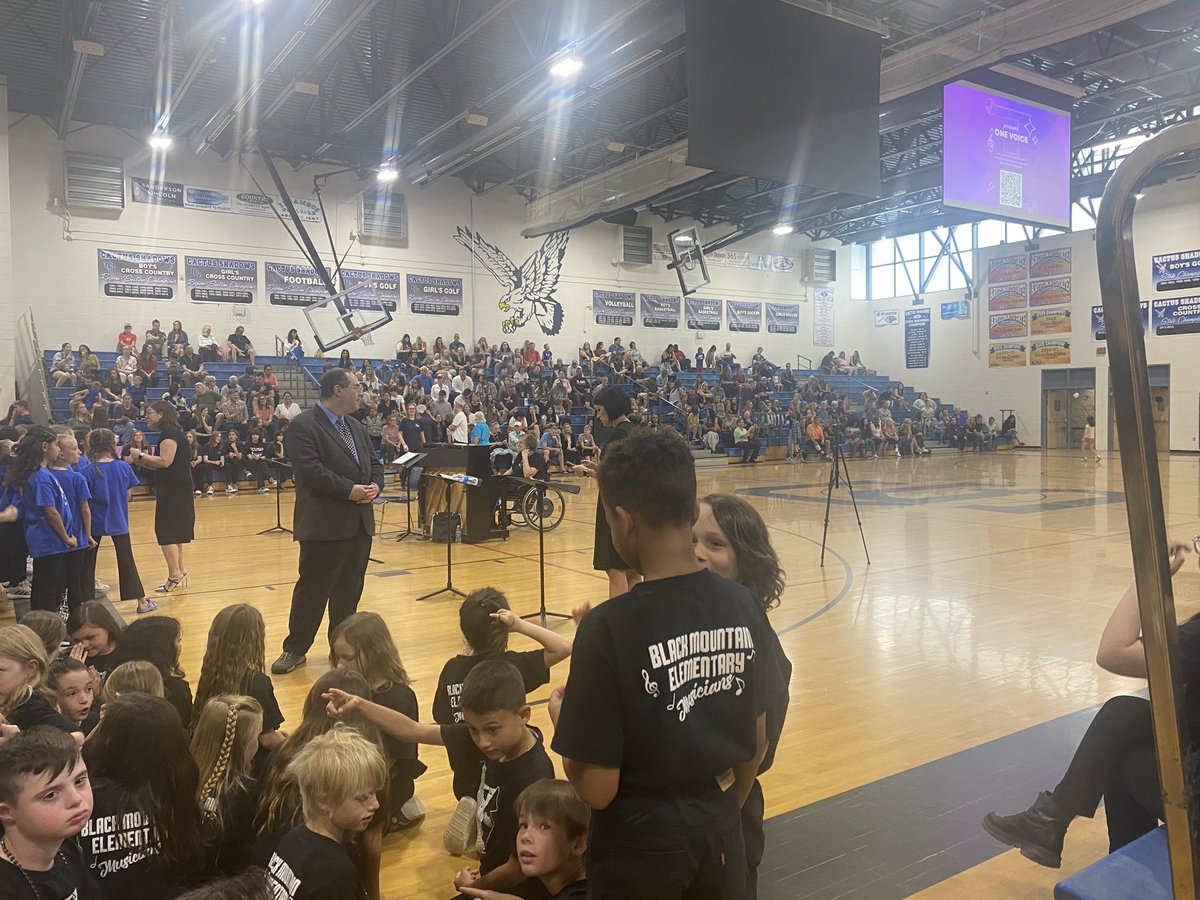 Big Crowd tonight at One Voice! So happy we all had this opportunity to share together once again… Awesome job CCUSD! #OneVoice #CCUSD #choir #SisiNiMoja #DancingQueen #YouWillBeFound #OldJoeClark #ShakethePapaya