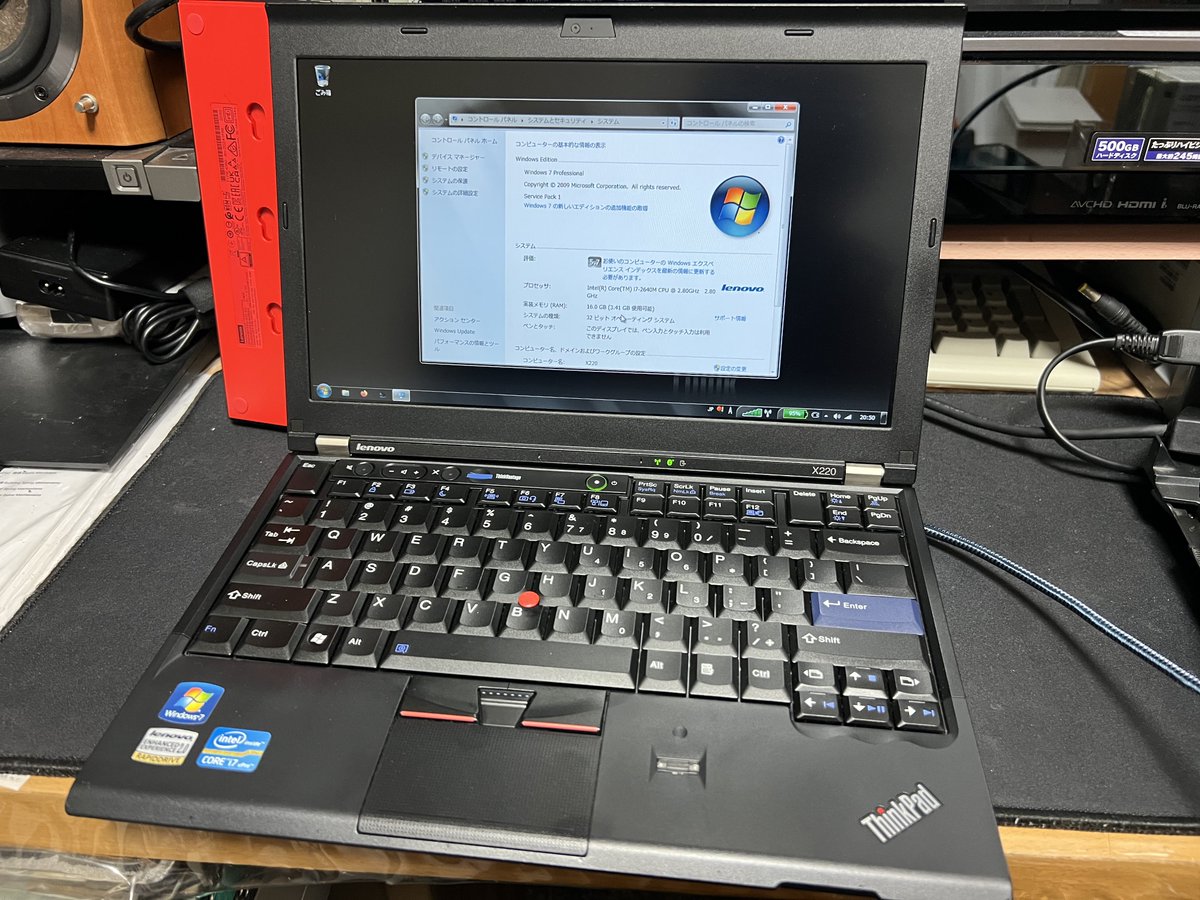 lost_lost_lost3's tweet photo. #ThinkPad信者 #ThinkPadTuesday #ThinkPad
X220
最後の7段キーボード(記念機種を除いて)として人気の高い機種ですね。
実際キートップのカクカクはかっこよいですね。
この世代からThinkPadの伝統?出会った蓋のラッチが無くなり片手でスっと開けれるようになりました。 https://t.co/S4pJfllbmM