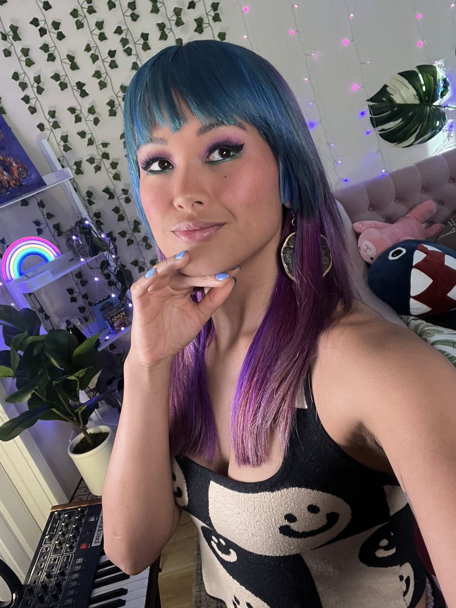 Did someone say food sponsorship?? I'm. IN. LIVE twitch.tv/Raquel playing music and salivating over boxes of @factormeals Use code FACTORSE36671 for 50% off your first box at strms.net/factor75_raquel #Factor75Partner, #ad