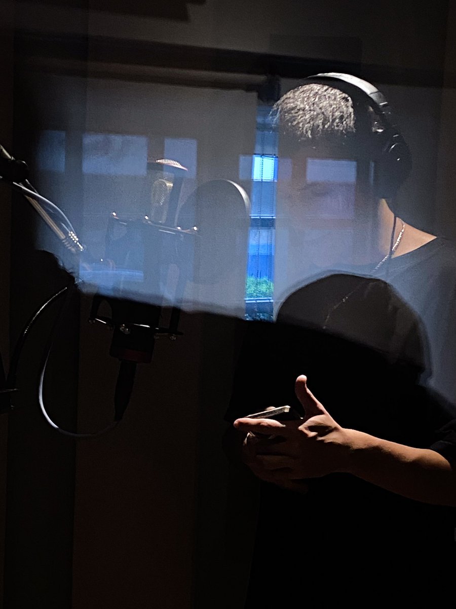 Acruone's tweet photo. D.O.N🦅
Hoy terminamos de grabar el primer corte de mi nuevo Álbum!!! Quería compartirlo porque creo que pocos momentos de mi carrera me emocionaron hasta este punto. https://t.co/mKgc6FeDiZ