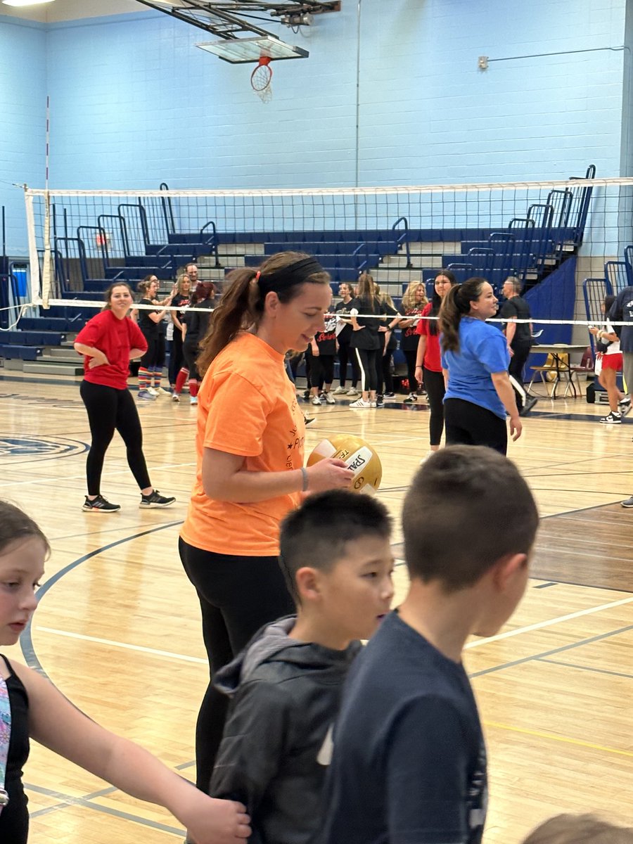 Elementary Staff ⁦<a href="/ParkwayPOB/">JudyJacobsParkwayPOB</a>⁩ V Middle School Staff ⁦<a href="/HBMATTLIN1/">Howard B. Mattlin</a>⁩ full house-great excitement ⁦<a href="/POBSchools/">POB Schools</a>⁩ partnership with #PTA strong and healthy!