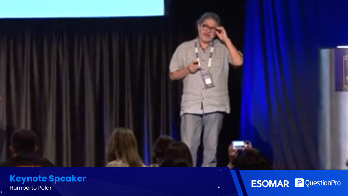 questionpro_es's tweet photo. Cerca del final de #ESOMARLATAM23, tenemos a @chinipolar, Partner y Chief Creative Officer en @_the_juju_, que presenta una charla sobre cómo los creativos ven el trabajo de los investigadores, una charla titulada la nueva asociación creativa: filósofos + artesanos. https://t.co/0hXKmeOCz6