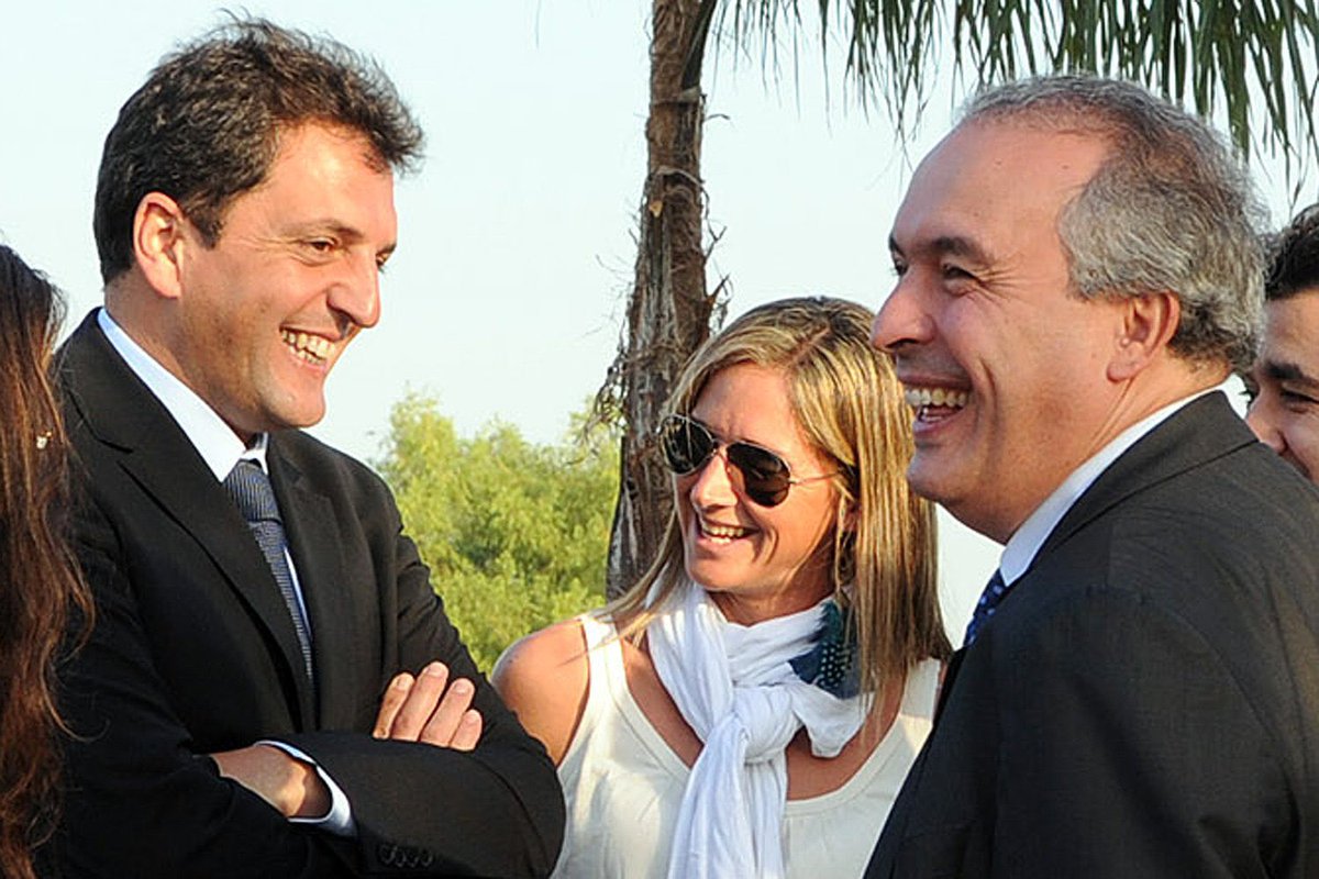 Argentinos, saben dónde está Palazzo el de los bancarios ante el MASAZO y casi Rodrigazo del #DolarBlue ??

Sólo #SinPeronismoHayFuturo