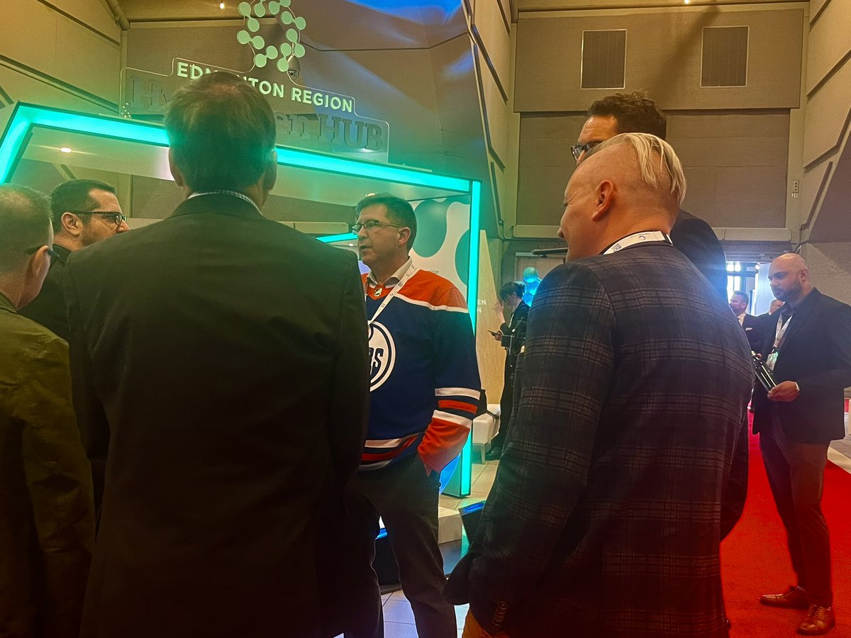 This week I have the opportunity to attend the 2023 Canadian Hydrogen Convention in Edmonton. I look forward to an exciting conversation this week about how Canada will work towards net zero by 2050. Also, GO OILERS. #yeg #yegcc #yegbiz #canadianhydrogenconvention