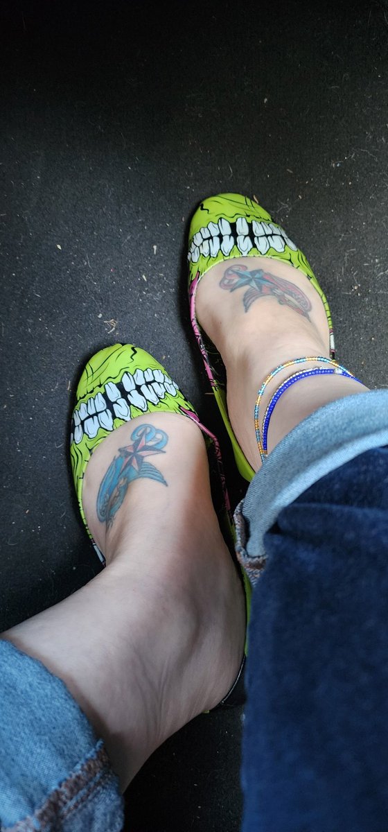 frillyfancyfree's tweet image. Slip on weather is back!!! 
#slipons #stinkyfeet #dirtyfeet