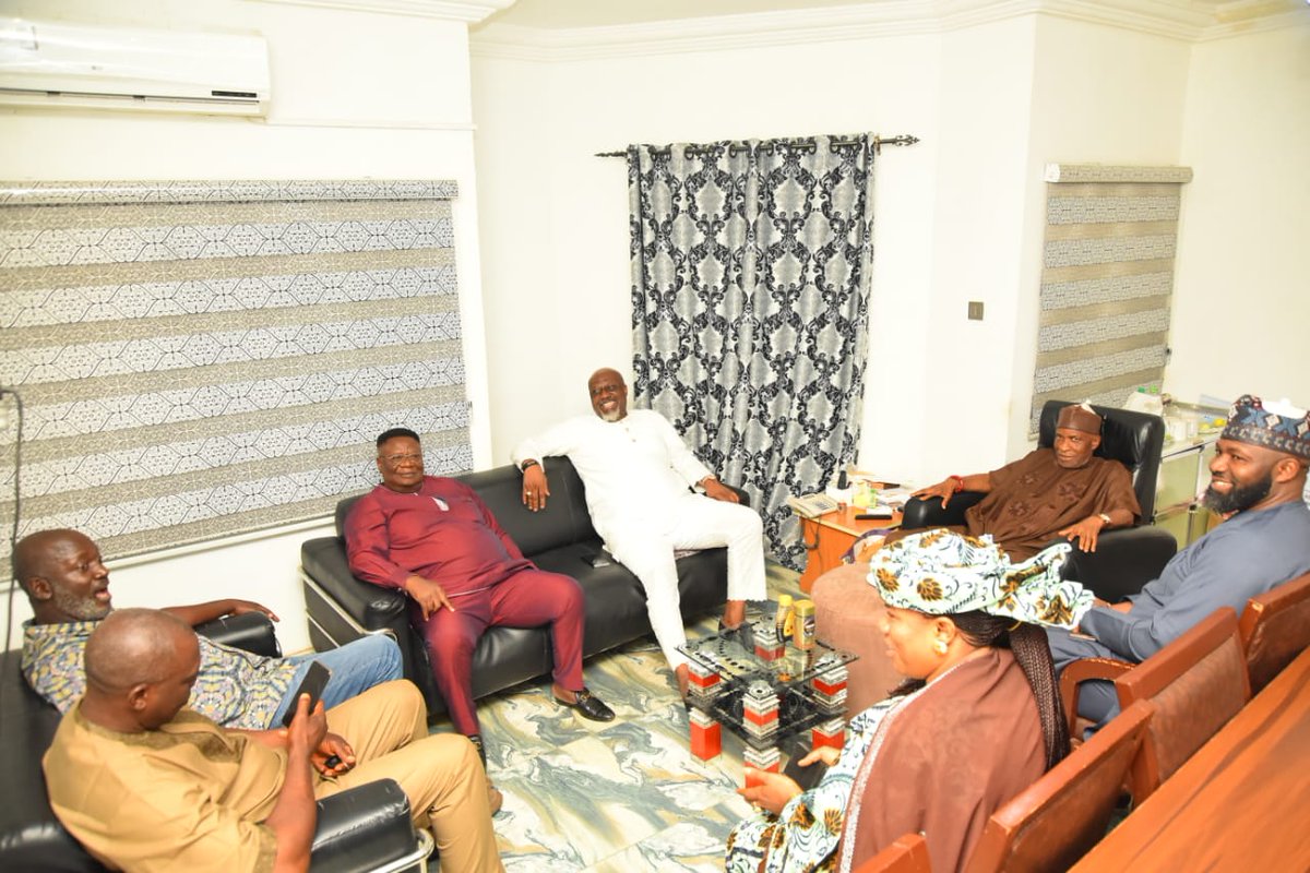 Senator Dino Melaye. (SDM) tweet media