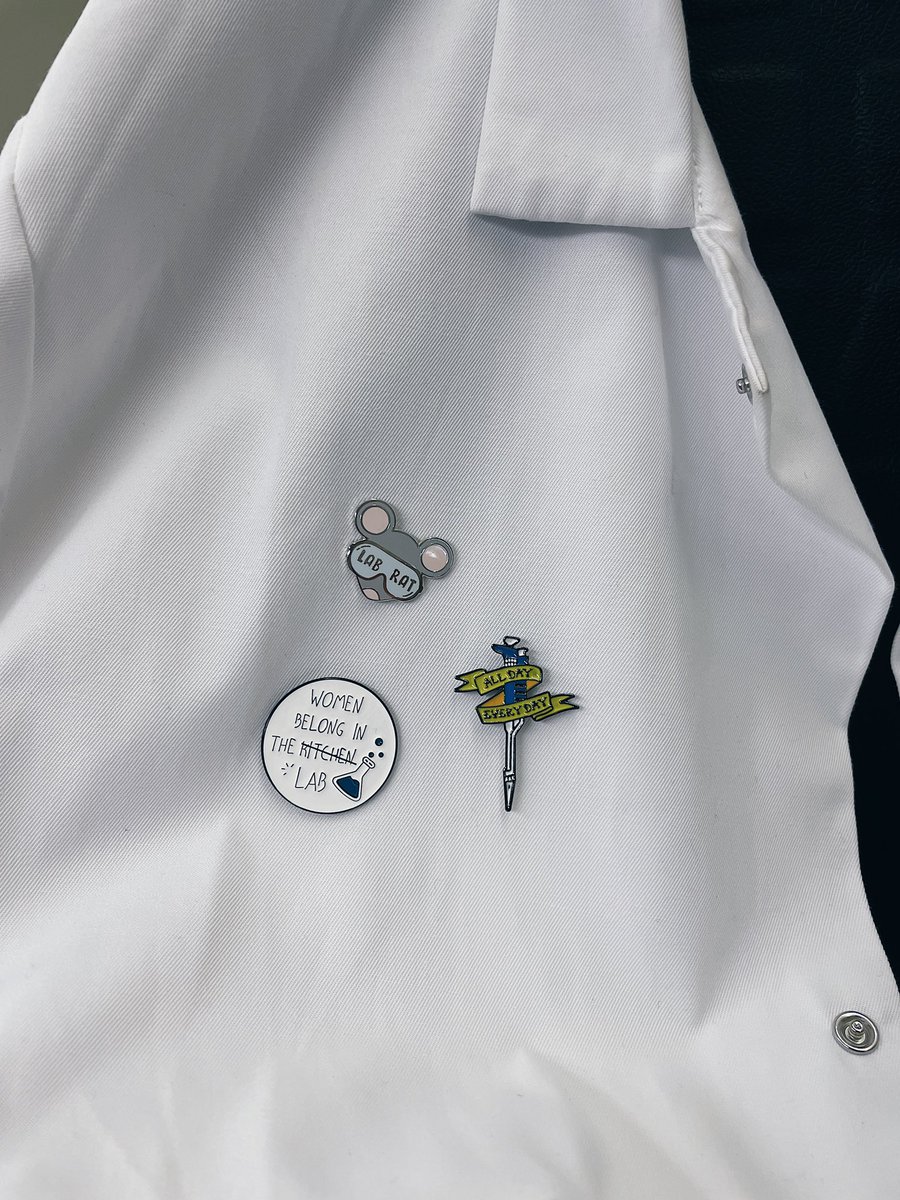 val_tsv's tweet photo. Making my lab coat a bit less boring for the summer! #microbiologist https://t.co/wBFAaHNHpl