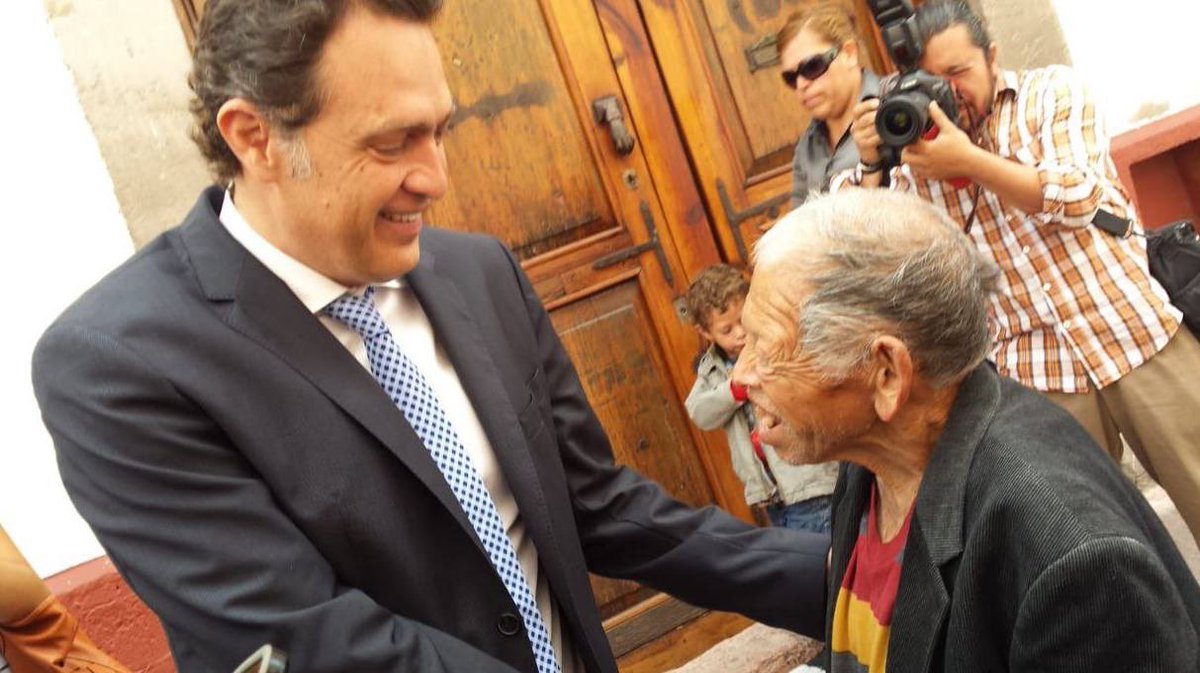makugo's tweet photo. Lamento mucho el fallecimiento de nuestro querido amigo Flint, personaje de Querétaro que siempre tenía una sonrisa sincera para todos. Que en paz descanse. https://t.co/JS59Wjuesh