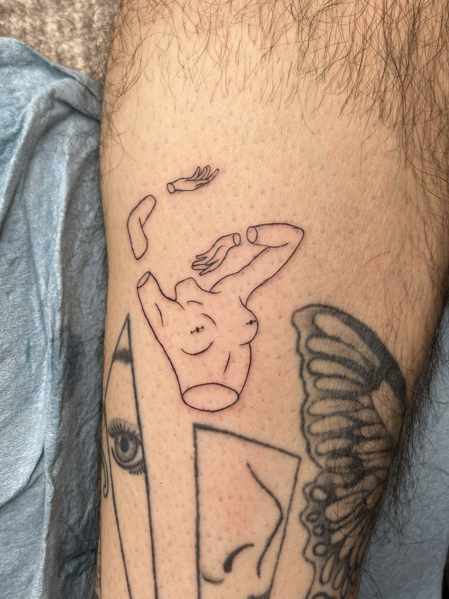 KayLeeCost's tweet photo. not saying my bf got tattoos for me but i think my bf for tattoos for me https://t.co/pZajFK1r2L