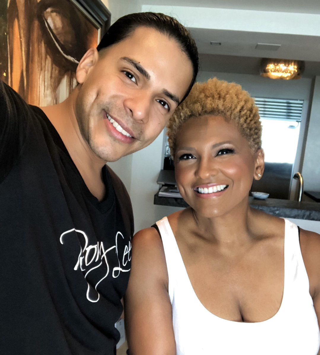 makeupbymilo's tweet photo. When they say: aging like fine wine. This is what they must mean. I still canโt believe sheโs 61! #makeupbymiloโs Flawless Glam, ready for a black tie gala. Team @MakeupByRoryLee #makeupbyrorylee #teamwork #miamimakeupartist #miamimua #southfloridamakeupartist #papimilo https://t.co/jGuGF1oldO