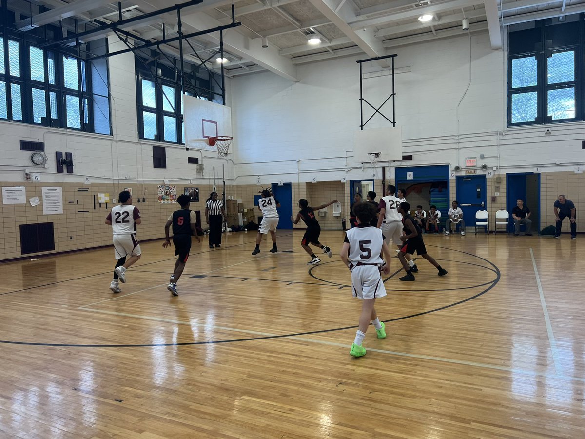 MS101_Bronx's tweet image. MS 101 Spring Basketball Team with a great OT win 49-45 over @Soundview_Acad @D8Connect @NYCSchools @jen_joynt #CSSA