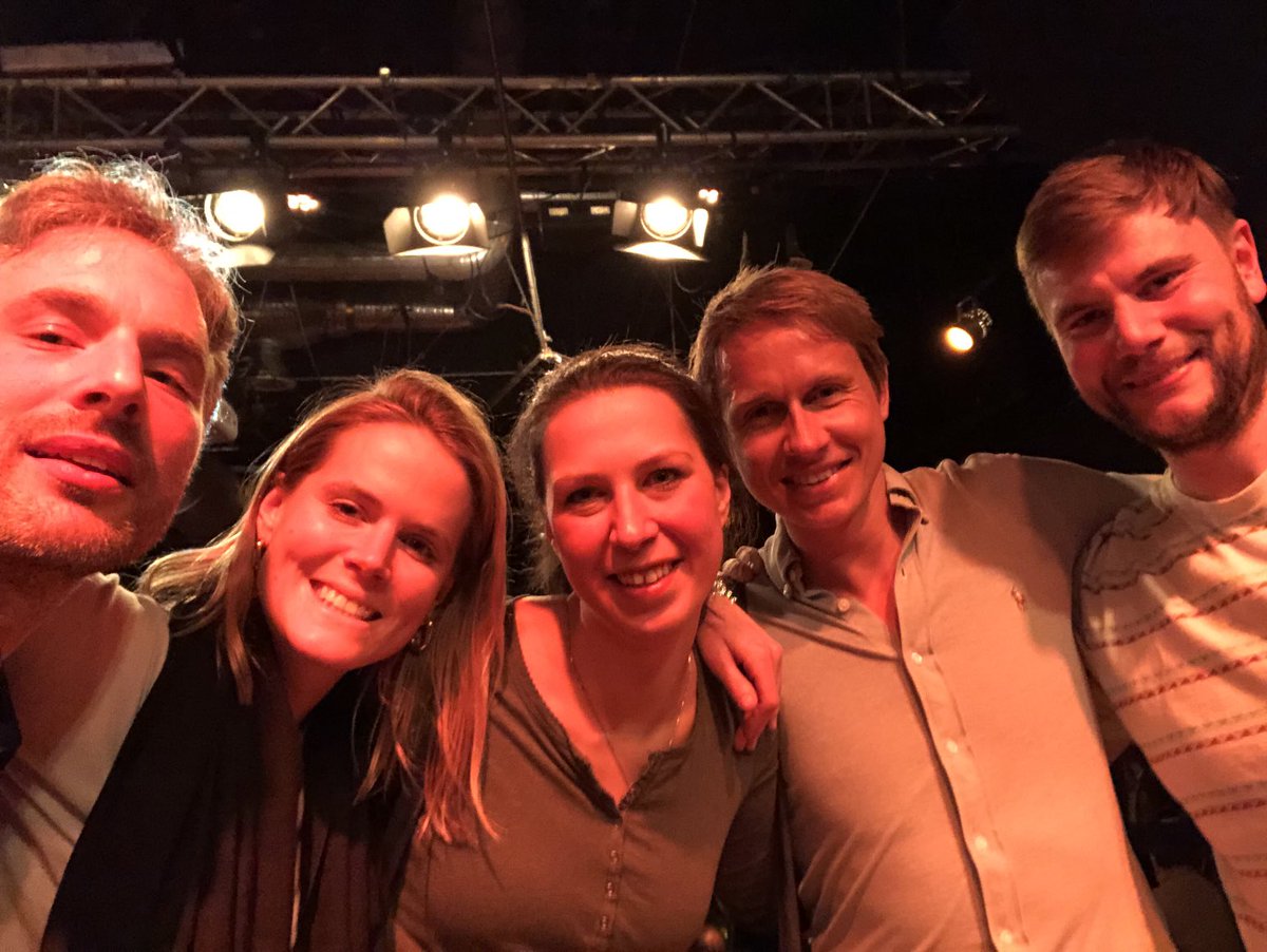 andi_joho's tweet photo. Wieder ein super Abend mit den bestesten Slamys überhaupt beim ⁦@scienceslam⁩ in Hamburg im #übelundgefährlich
#wisskomm #scienceslam https://t.co/88bJdcBmif