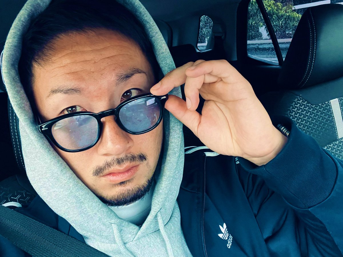 てか、顔ぱんぱんやん笑