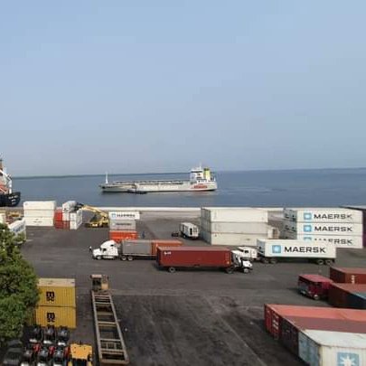 LaSandino's tweet image. #AlDía || Llegan los nuevos buses rusos a Puerto #Corinto #Chinandega. 

Los cuáles serán destinados a diferentes departamentos del país  

#2023JuntosVamosAdelante 
#Nicaragua